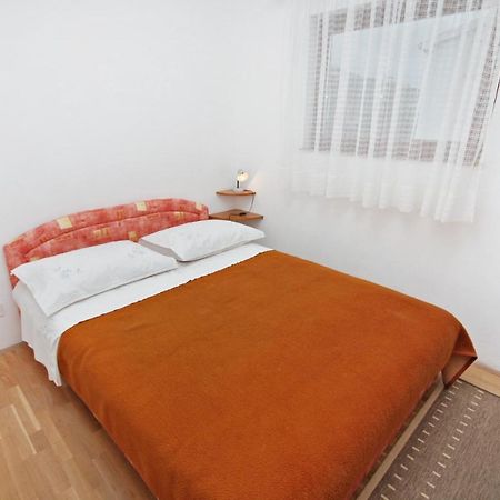 Apartments By The Sea Nemira, Omis - 5884 Tice Εξωτερικό φωτογραφία