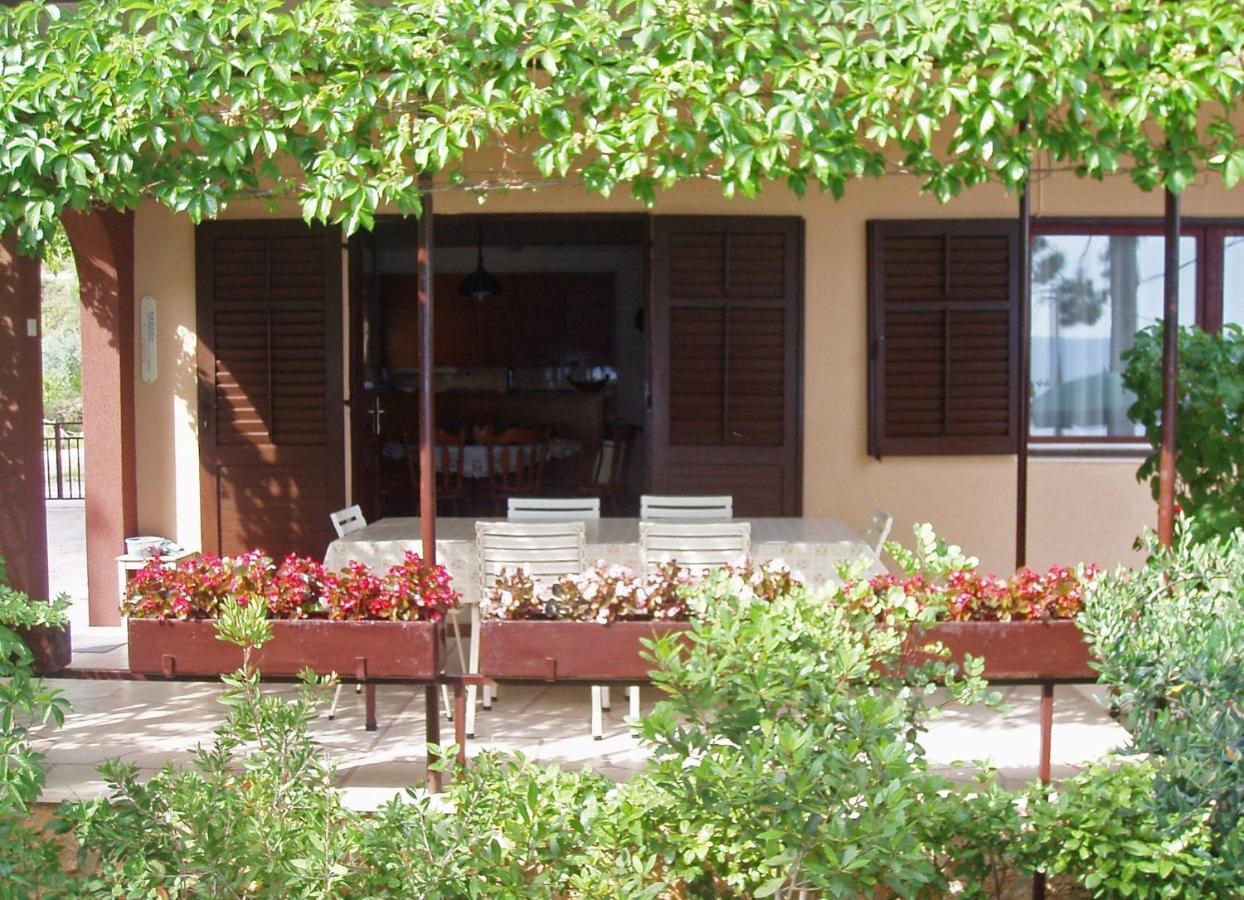 Apartments By The Sea Nemira, Omis - 5884 Tice Εξωτερικό φωτογραφία